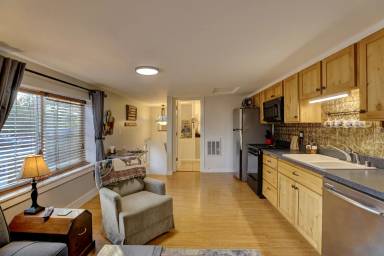 Main picture of 595 Wyoming Ave