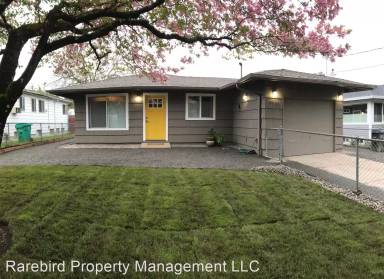 Main picture of 7730 SE Center St