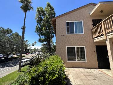 Main picture of 2142 Grand Ave