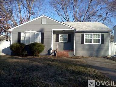 Main picture of 830 Headrow Ter