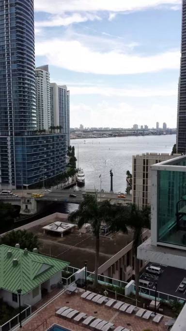 Main picture of Brickell on the River North