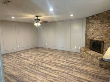 Main picture of 718 Yorktown Ct