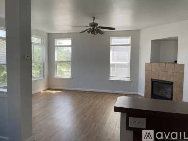 Main picture of 3723 DuPont Cir