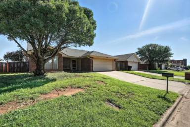 Main picture of 4410 Bob O Link Dr