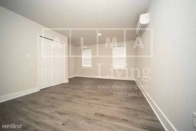 Main picture of 2131 S Alden St