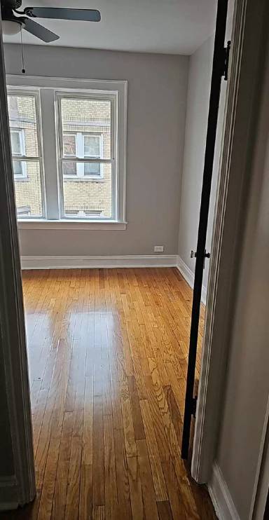 Main picture of 8212-8220 S Drexel Ave