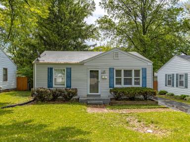 Main picture of 260 N Jefferson St