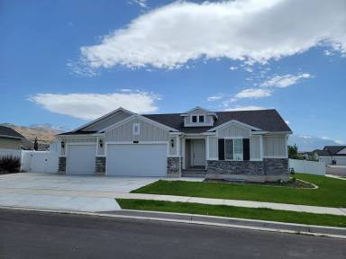 Main picture of 2716 N Circle C Way