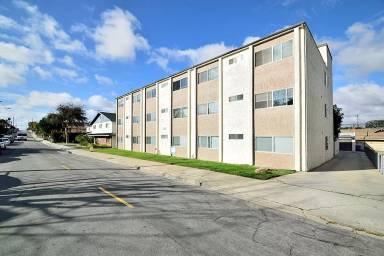 Main picture of 2611 Gates Ave