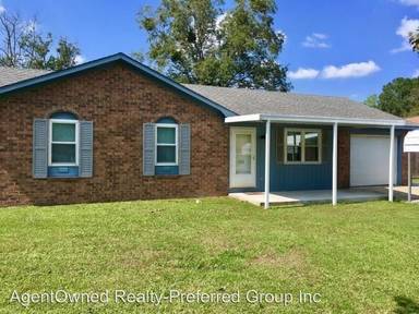 Main picture of 121 Highland Ave