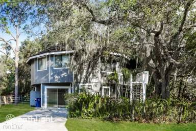 Main picture of 903 Hagle Park Rd