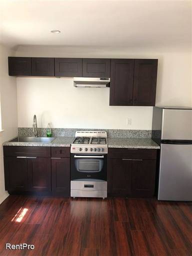 Main picture of 1032 S Redondo Blvd