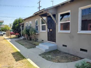 Main picture of 4309 S Kansas Ave