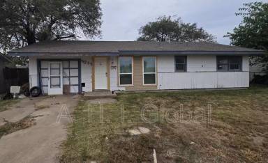 Main picture of 2213 SE 22nd Ave