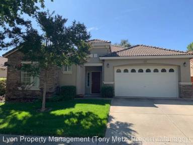 Main picture of 3102 Four Seasons Dr