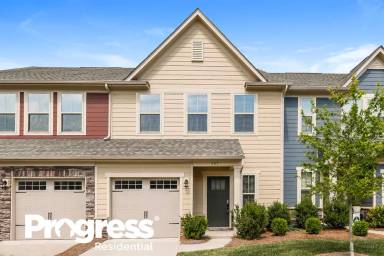 Main picture of 307 Pond Place Ln