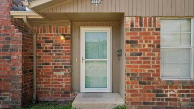 Main picture of 3224 E 47th St