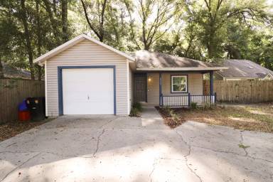 Main picture of 2115 SW 72nd St