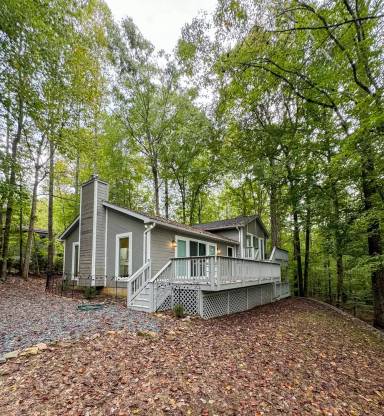 Main picture of 4 Swan Ct