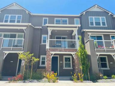 Main picture of 211 Plum Tree St