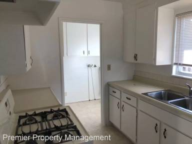 Main picture of 222 S F St