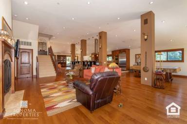 Main picture of 15083 Trestle Glen Dr