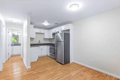Main picture of 1000 E Aloha St