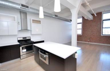 Main picture of 726 Market St
