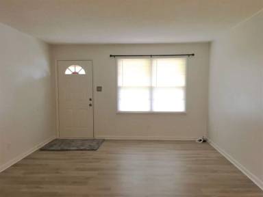 Main picture of 208 Ivelyn Dr