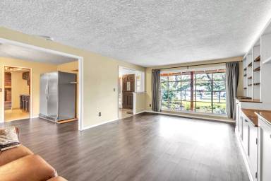 Main picture of 12708 NE 13th Ave