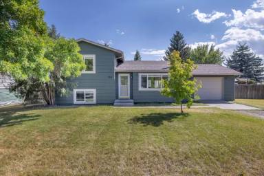Main picture of 306 McEwen Dr