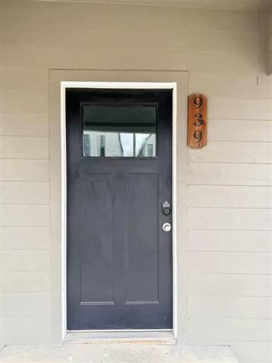 Main picture of 941 Bayonne St