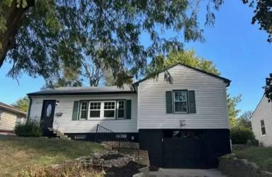Main picture of 1009 N 76th St