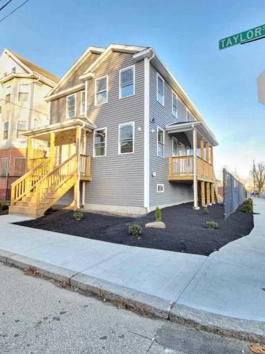 Main picture of 26 Taylor St