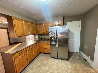Main picture of 13 2nd St NE