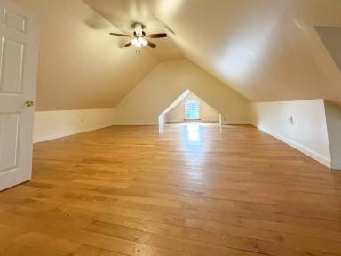 Main picture of 10 Leclair Ave