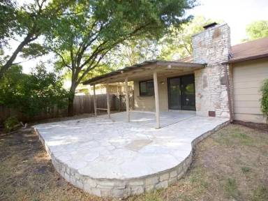 Main picture of 2105 Cindy Ln