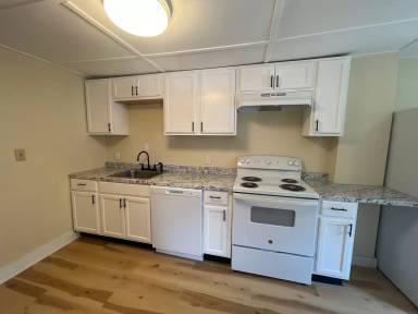 Main picture of 862 Main St