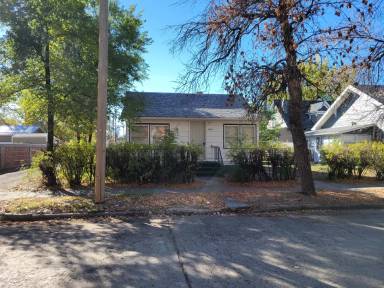 Main picture of 1800 1/2 Pearl St