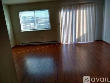 Main picture of 825 Kiely Blvd