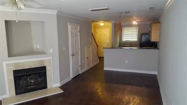 Main picture of 1210 Green Oaks Lane