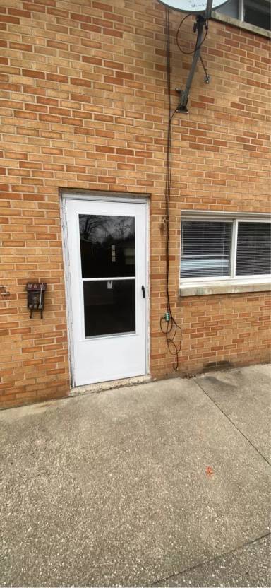 Main picture of 327 Washington Ave