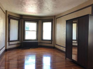 Main picture of 88 Woolson St