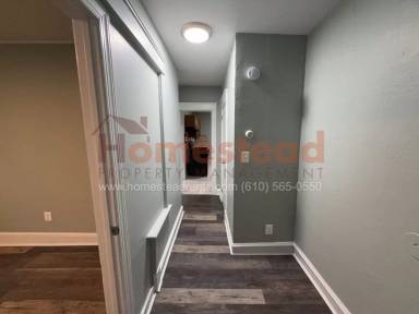 Main picture of 30 N Sycamore Ave