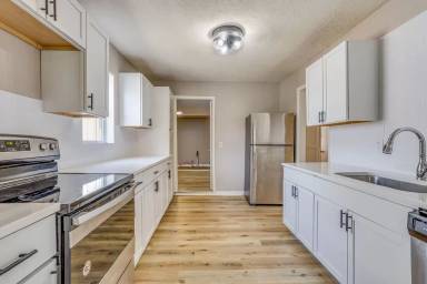 Main picture of 216 W Mike St