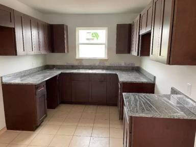 Main picture of 115 S Bend Ct