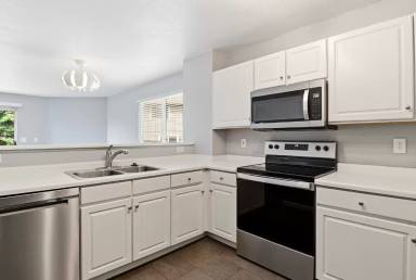 Main picture of 1221 Warrior Way