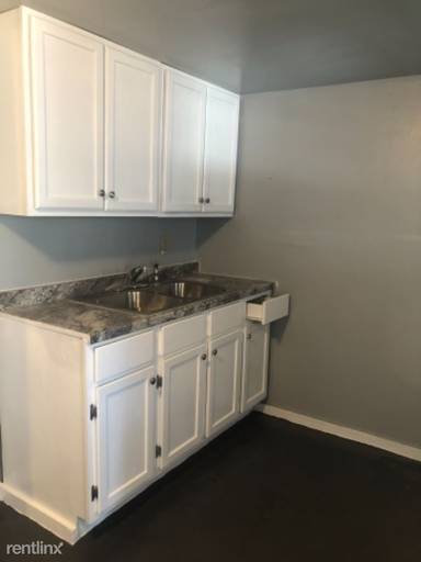 Main picture of 208 E Arsenal