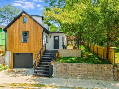 Main picture of 4635 Genessee St