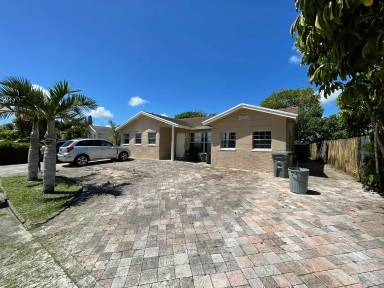Main picture of 22635 SW 65th Way